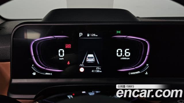Kia Seltos 2023 — ფოტო 8/20