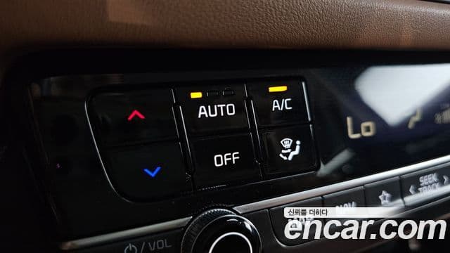 Kia Seltos 2023 — ფოტო 16/20