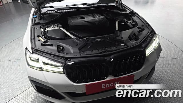 BMW 5 Series 2022 — ფოტო 6/20