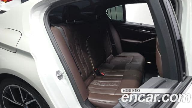BMW 5 Series 2022 — ფოტო 12/20