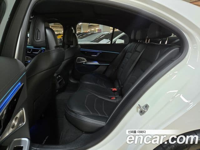 Mercedes-Benz E-Class 2025 — Фото 4/20