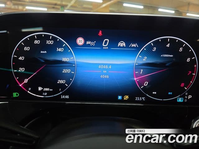 Mercedes-Benz E-Class 2025 — Фото 12/20