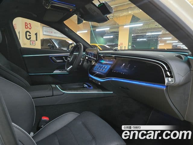 Mercedes-Benz E-Class 2025 — Фото 18/20