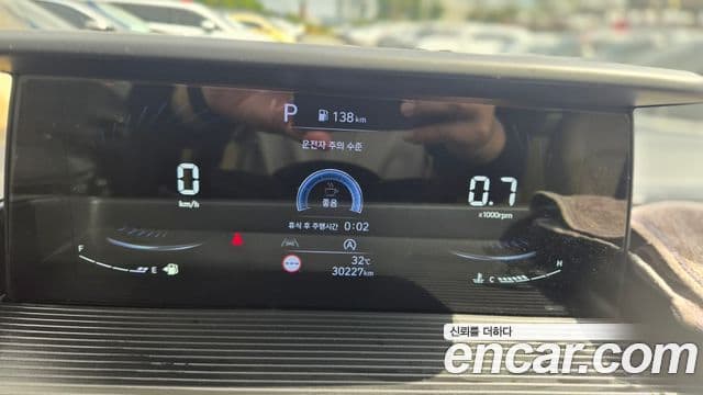 Hyundai Staria 2023 — ფოტო 5/15