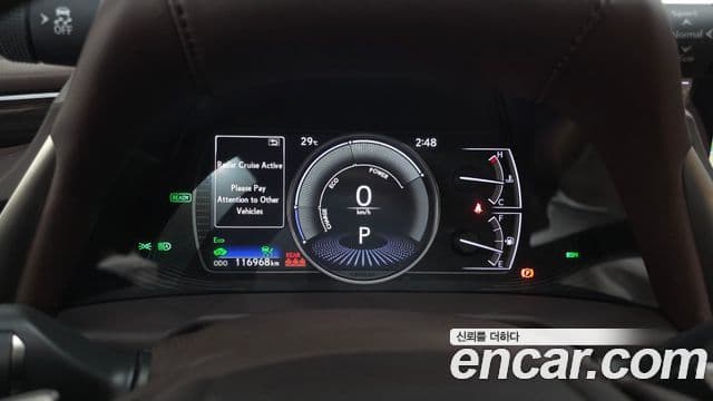 Lexus ES300h 2021 — ფოტო 8/20