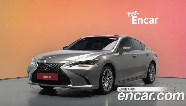 Lexus ES300h 2021 — ფოტო 1/20
