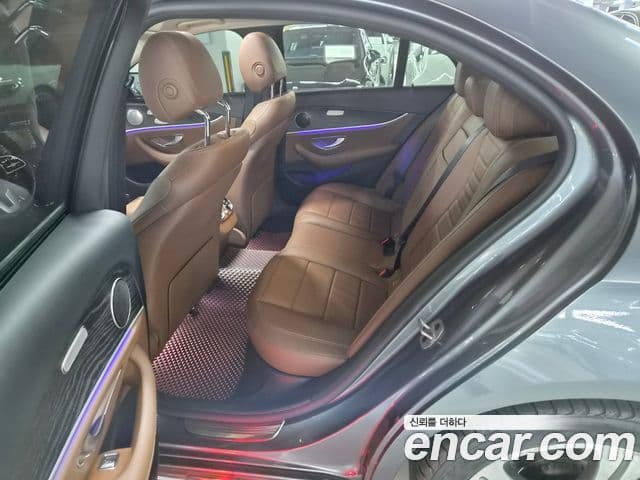 Mercedes-Benz E-Class 2019 — Şəkil 8/20