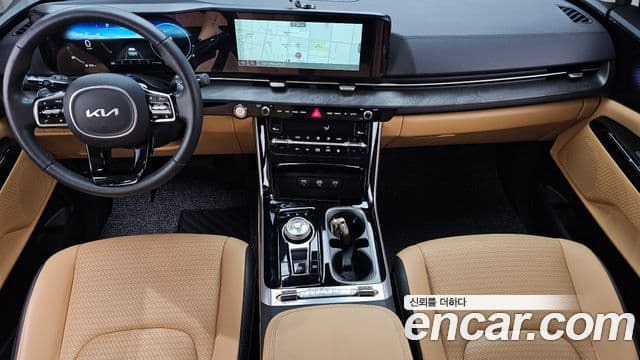 Kia Carnival 2023 — ფოტო 7/20
