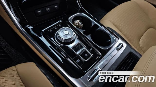 Kia Carnival 2023 — ფოტო 9/20