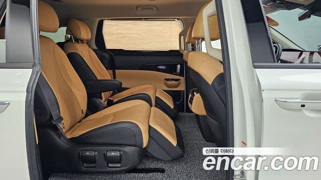 Kia Carnival 2023 — Фото 12/20