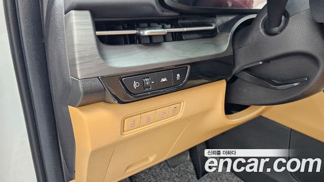Kia Carnival 2023 — Фото 18/20