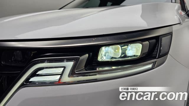 Kia Carnival 2023 — Photo 34/36