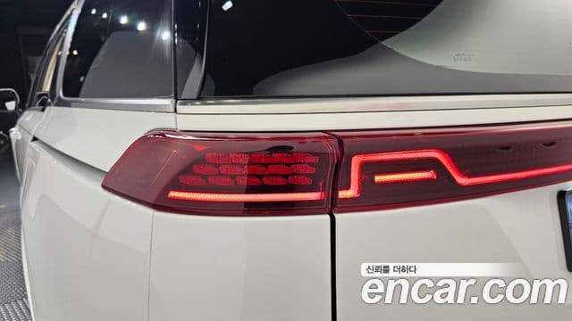 Kia Carnival 2023 — Photo 8/36