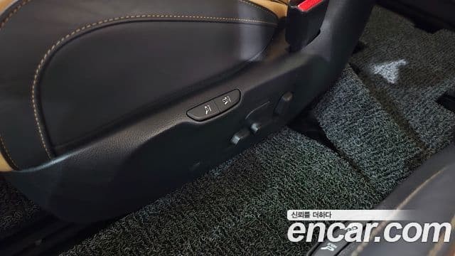 Kia Carnival 2023 — Photo 20/36