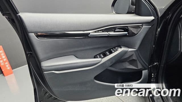 Kia Seltos 2023 — Photo 2/30