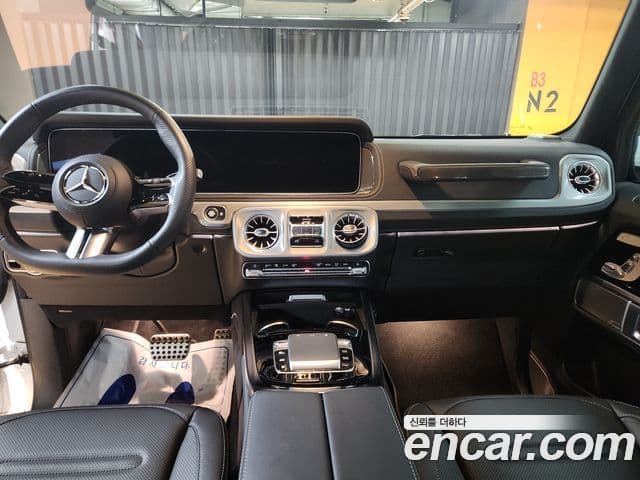 Mercedes-Benz G-Class 2024 — Photo 16/19