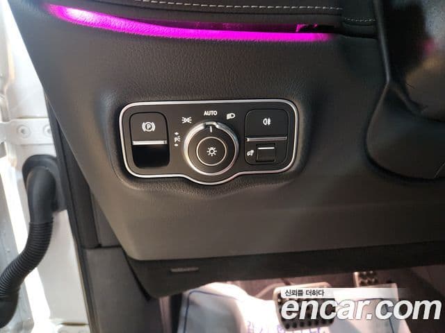 Mercedes-Benz G-Class 2024 — Photo 9/19