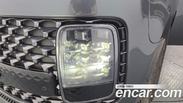 Hyundai Staria 2021 — ფოტო 4/35