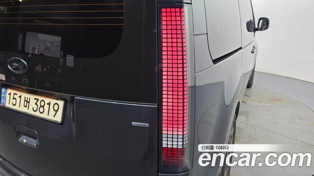 Hyundai Staria 2021 — ფოტო 14/35