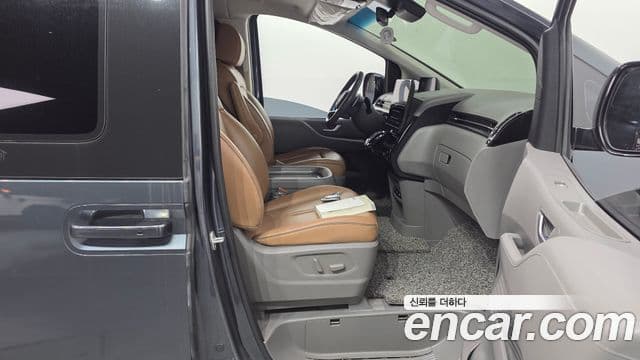 Hyundai Staria 2021 — ფოტო 35/35