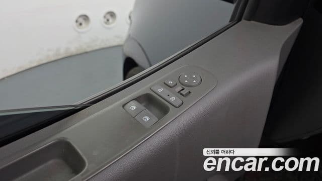 Hyundai Staria 2021 — ფოტო 11/35