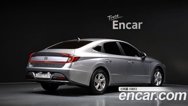 Hyundai Sonata 2020 — Фото 1/20