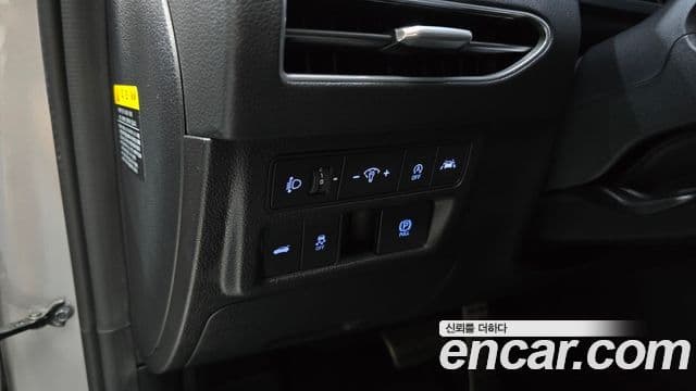 Hyundai Sonata Hybrid 2020 — Photo 11/32