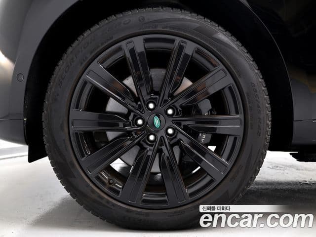 Land Rover Range Rover 2022 — ფოტო 5/20