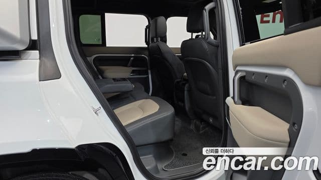 Land Rover Defender 2023 — ფოტო 12/20