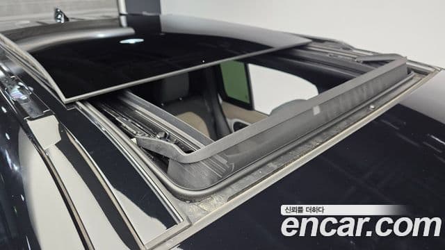 Land Rover Defender 2023 — ფოტო 19/20