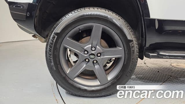 Land Rover Defender 2023 — Şəkil 29/33