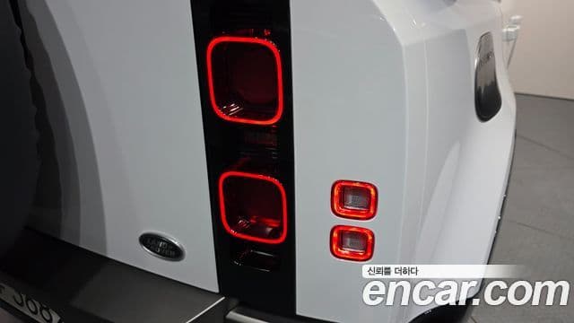 Land Rover Defender 2023 — Şəkil 33/33