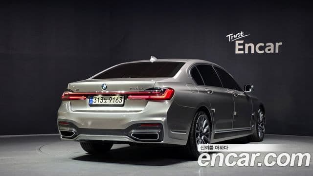 BMW 7 Series 2021 — ფოტო 2/20