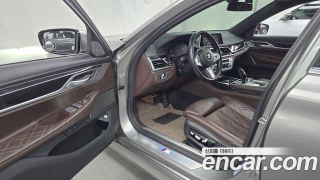 BMW 7 Series 2021 — ფოტო 10/20