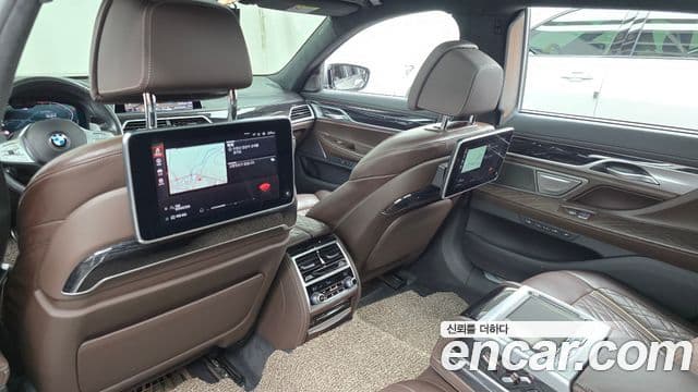 BMW 7 Series 2021 — ფოტო 11/20