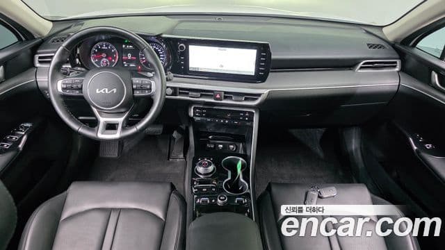 Kia K5 2023 — Şəkil 7/20