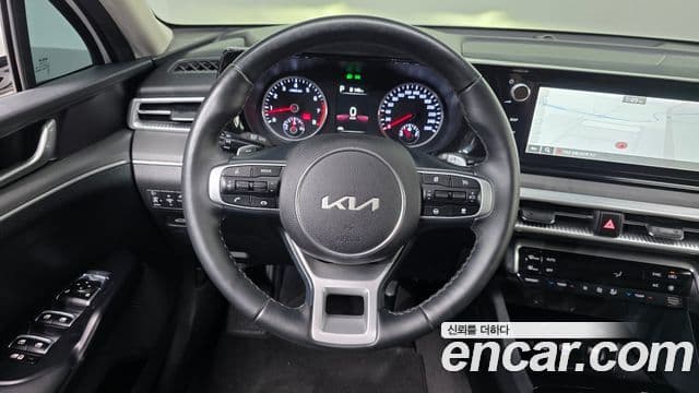 Kia K5 2023 — Şəkil 13/20