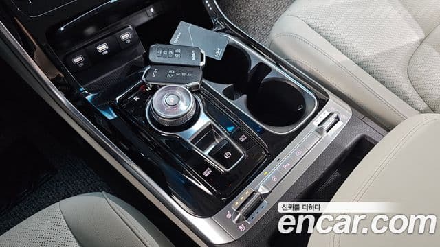 Kia Carnival 2023 — фото 9 из 20