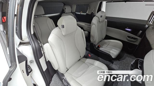 Kia Carnival 2023 — Şəkil 11/20