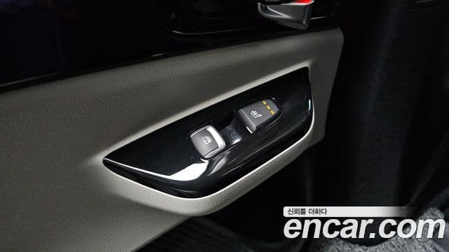 Kia Carnival 2023 — Şəkil 19/20