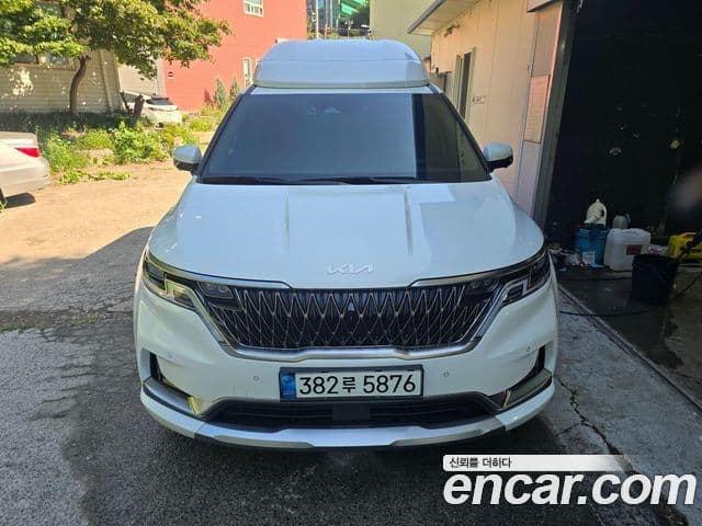 Kia Carnival 2022 — ფოტო 2/20