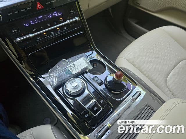 Kia Carnival 2022 — фото 8 из 20