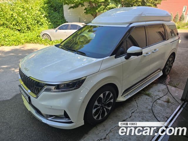 Kia Carnival 2022 — ფოტო 19/20