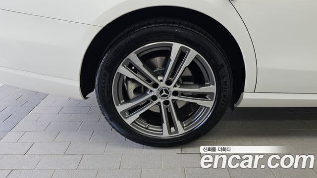 Mercedes-Benz E-Class 2022 — Şəkil 5/20