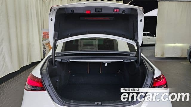 Mercedes-Benz E-Class 2022 — фото 20 из 20