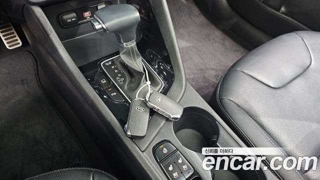 Kia Niro 2020 — фото 9 из 20