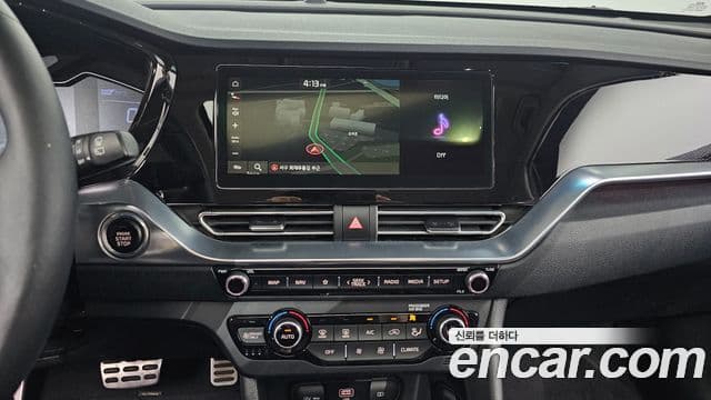 Kia Niro 2020 — ფოტო 15/20