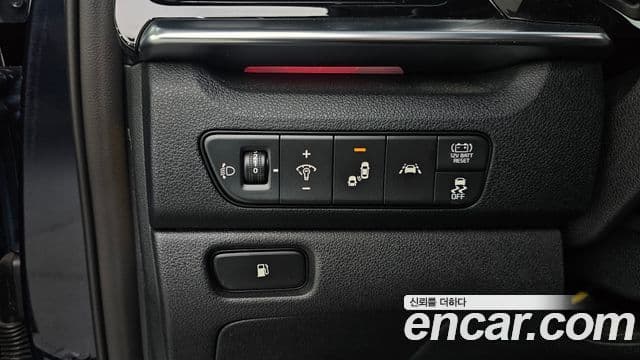 Kia Niro 2020 — ფოტო 17/20