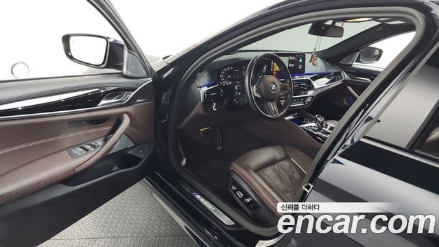 BMW 5 Series 2023 — ფოტო 10/20