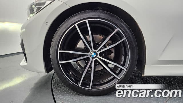 BMW 3 Series 2022 — фото 5 из 20